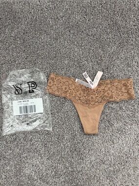 Victoria’s Secret Lace Waistband Thong Panty in Nude